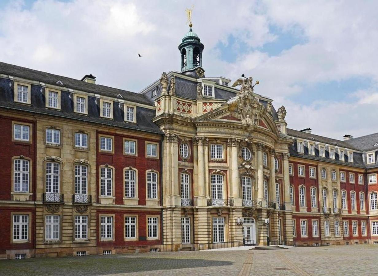 Schickes, Stilvolles Und Helles In Apartment